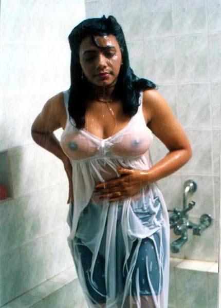 Mallu bhabhi ke sexy boobs