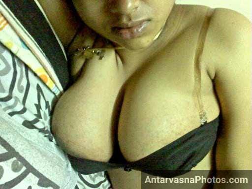 Nude Indian housewife image