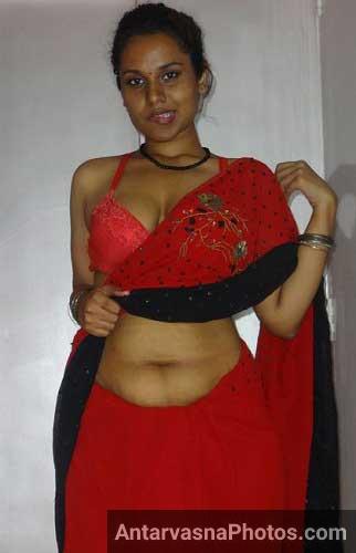Hot red saree me Lilly aunty aa gai