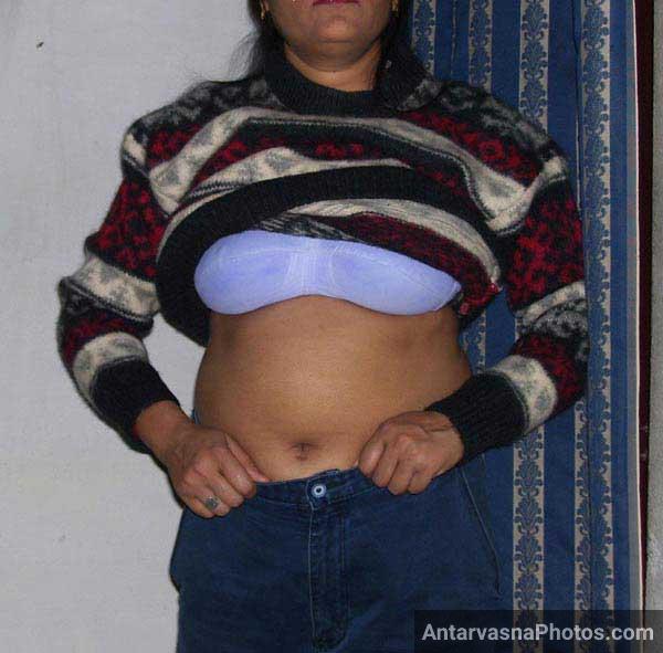 Nude pakistani aunty ke hot boobs aur jeans