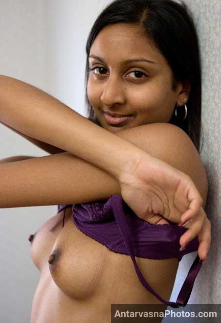 Nisha ne apni bra khol di mangetar ke lie - Sexy Delhi girl sex pics