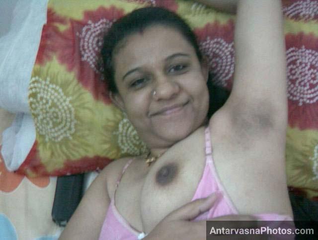 Gaand ke baad Rita ne boobs dikhaye - Bhabhi porn pics