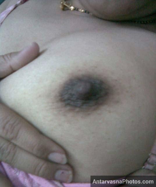 Rita ka sexy nipple - Bhabhi porn pics me uski jawani ke maje aap bhi loote