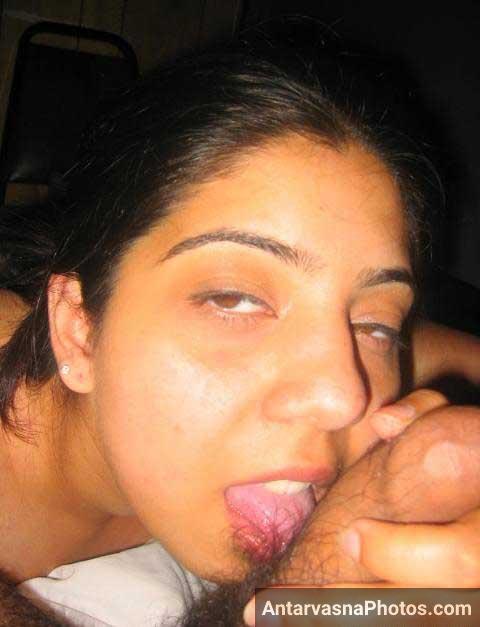 Drunk Indian MILF kissing lund