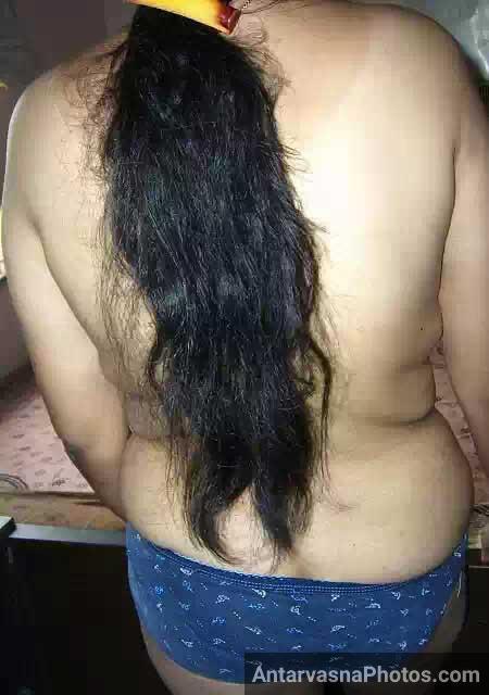 Saroj aunty ki sexy gaand - Indian MILF hot pics