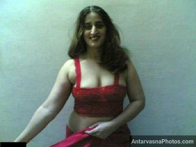 Red bikini me hot Pakistani teacher ke jalwe