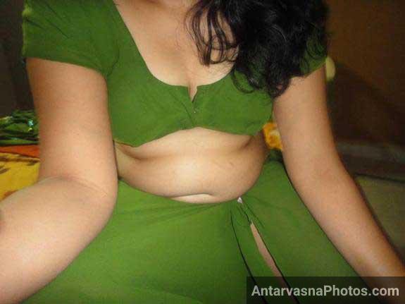 Cute punjabi bhabhi ke hot boobs blouse ke andar