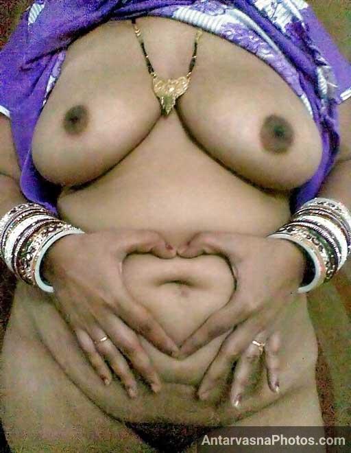 Rajasthani aunty ne apne bade boobs khol diye