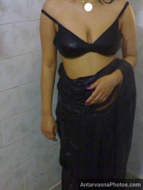 Desi cleavage sexy Poonam aunty ka