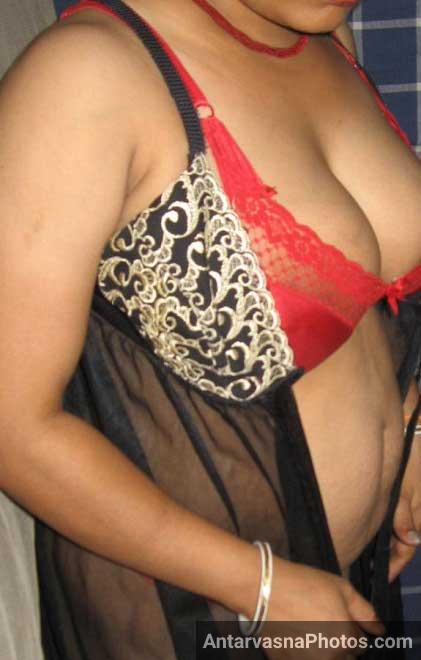 Huge desi boobs wali Punjabi bhabhi ke pics