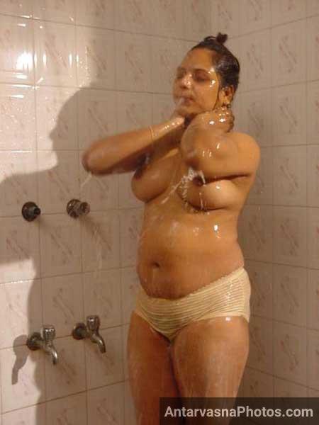 Lucknow Bhabhi Ke Sexy Bathroom Pics Desi Boobs Photos