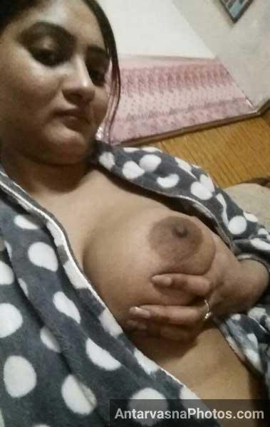 Lover housewife bhabhi ke boobs ki kamukta - Desi sex photos