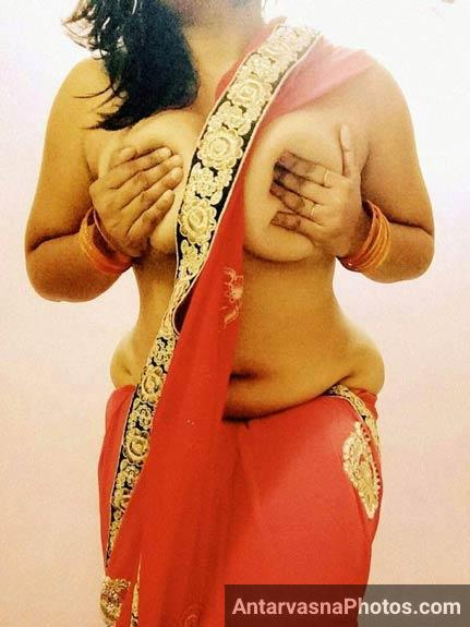 Sexy aunty boobs ko hila ke lund ko khada karne me kamiyab hi rahi thi
