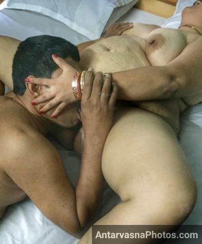 Bade Boobs Wali Muslim Aunty Ki Chut Chat Ke Use Khush Kar Diya Antarvasna Indian Sex Photos