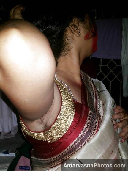 Sleeveless Saree Wali Aunty Ki Sweat Aur Hair Wali Armpit Ke Pics Antarvasna Indian Sex Photos