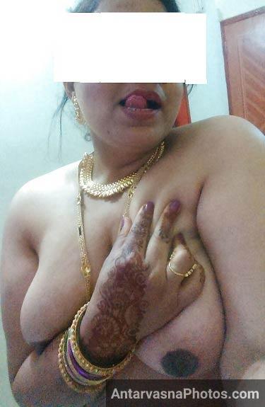 Lusty aur sexy Indian aunty ke pics - Big boobs wali sexy aurat