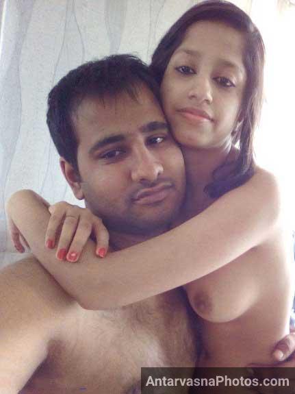 Rahul ki nude girlfriend usko godi me baithi he