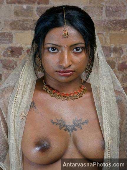 Nude Indian girl Asha ka mast pose