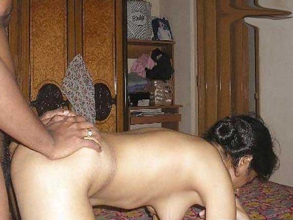Bhai Behan Cudai - Bhai bahan sex photos me dekhe Indian doggy sex pose me chut chudai