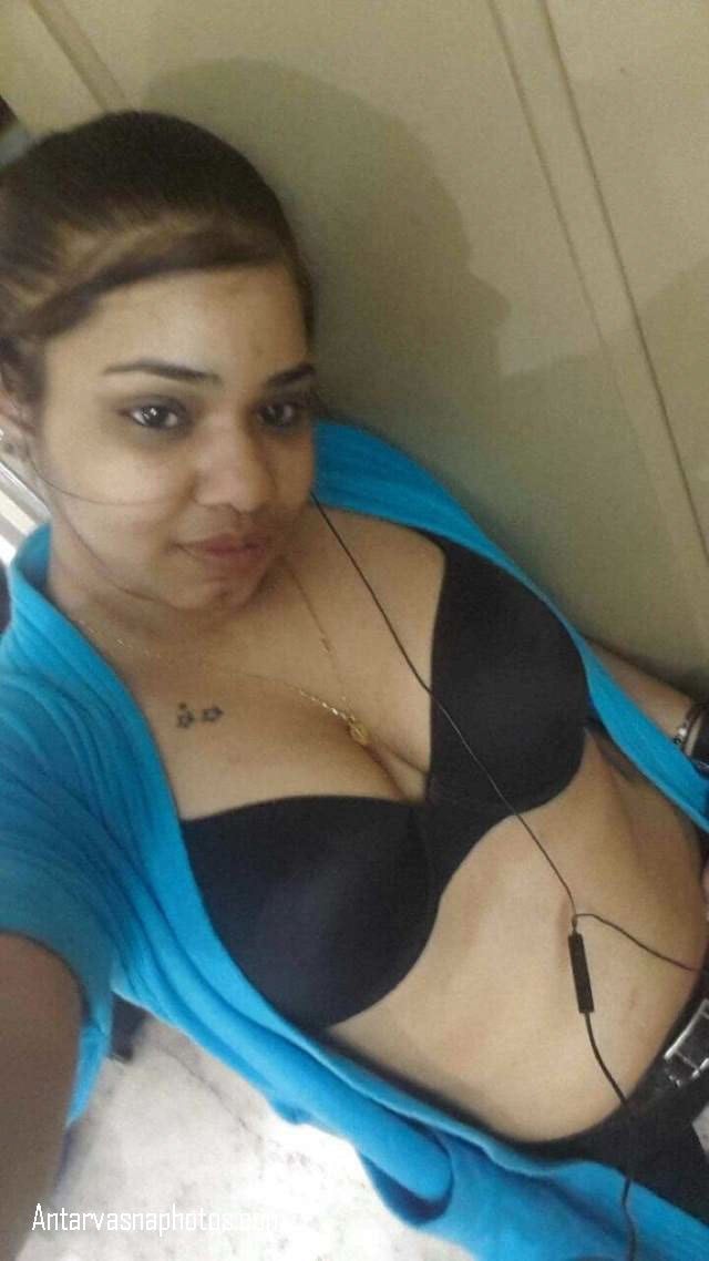 sexy south indian ne sex chatting ke liye shirt kholi