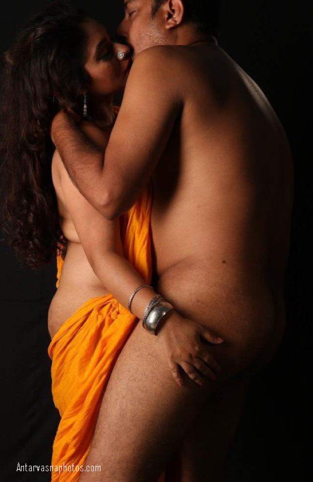 Indian sexy bhabhi Madhuri kamasutra style me sex karne ki liye taiyar hai ...