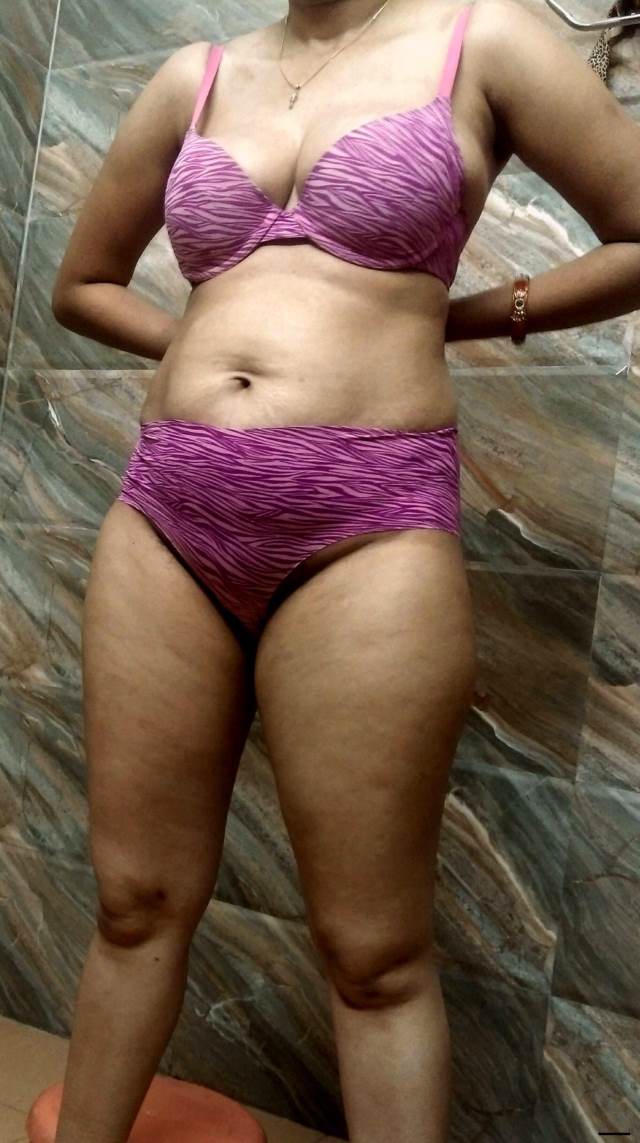 bra panty me hot bhabhi ki sexy photo