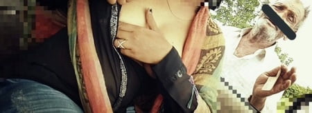 sexy bhabhi ke busty boobs