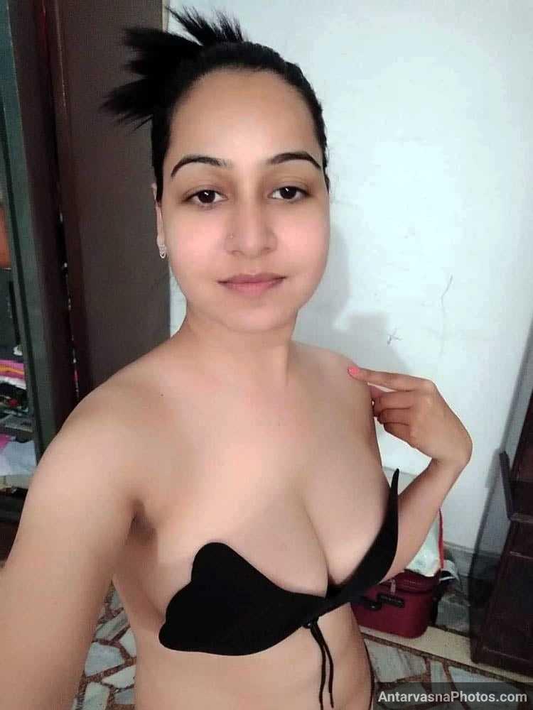 nidhi bhabhi showing boobs