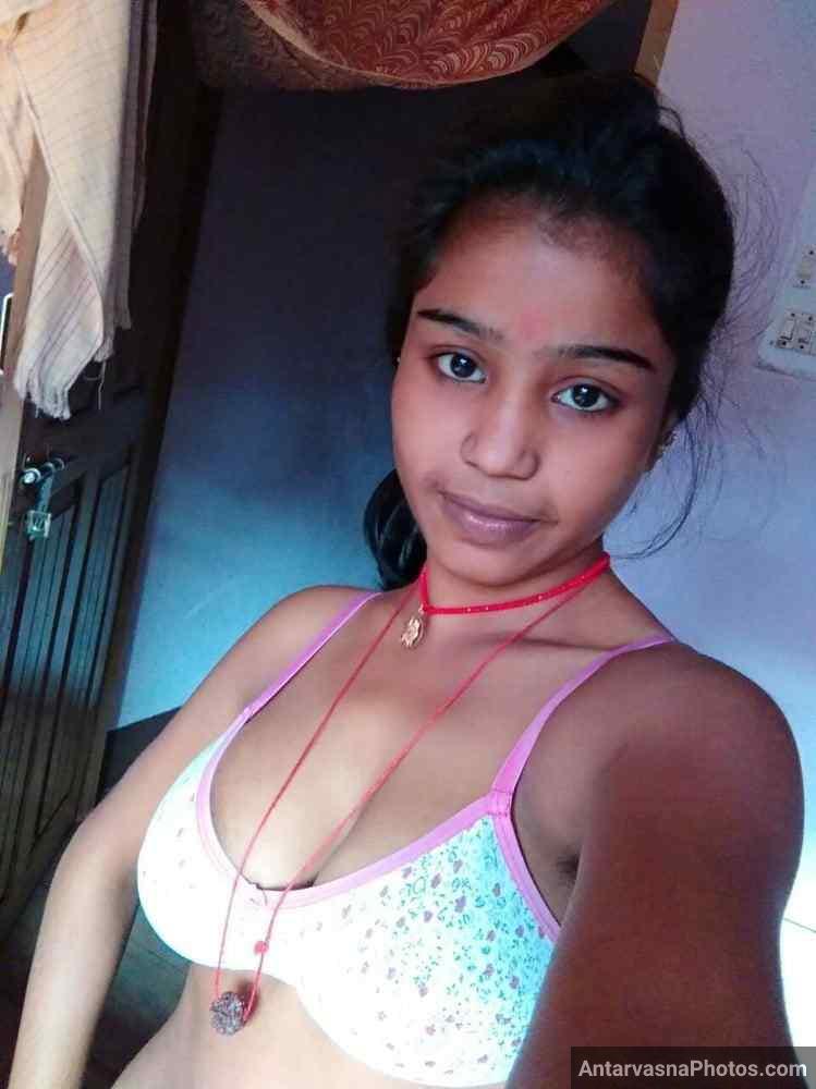 indian dehati girl bra selfie