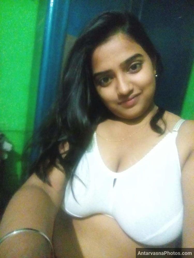 Hot Sexy Desi Village Girl Milky Boobs Cleavage Photo Gallery 4